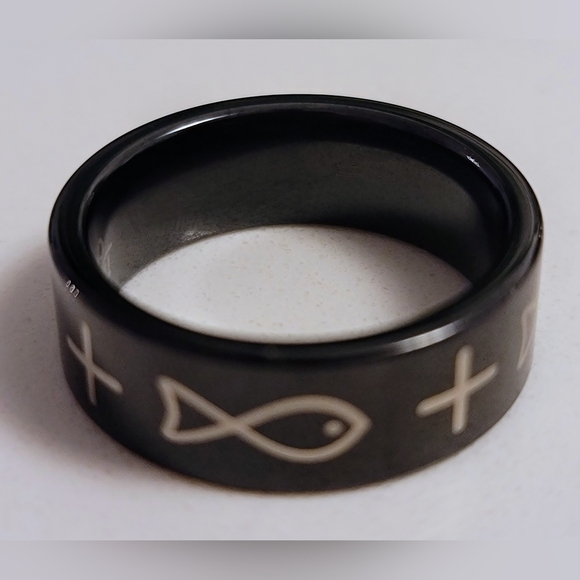 Tungsten Carbide Fish and Cross Ring - Picture 3 of 3
